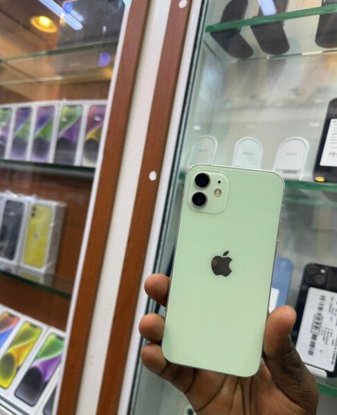 iPhone 12 vert