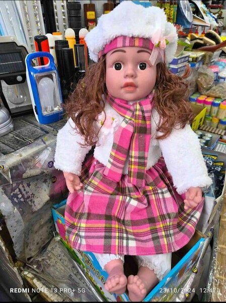 Laura poupée intelligente parlant pour enfants