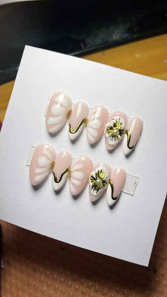 Ongles Press-On Floral Élégants