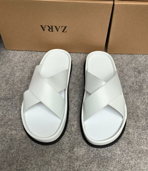 Sandales croisées blanches