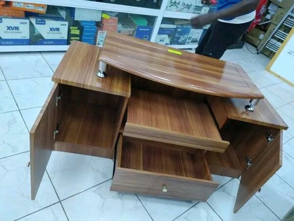 Meuble TV en bois compact