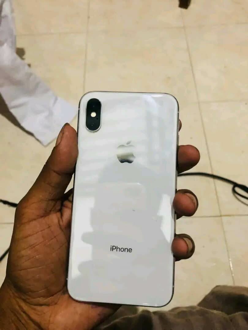 Apple iPhone X 64GB Blanc
