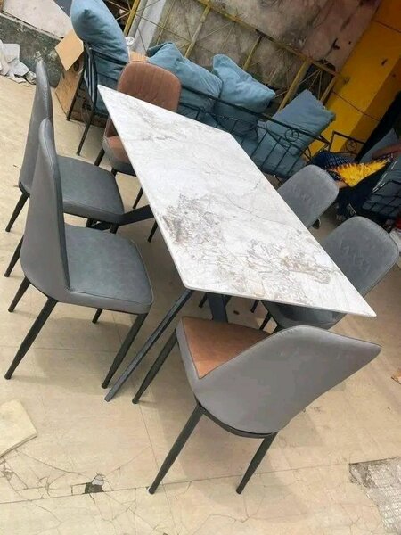 Table à manger en marbre