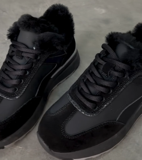 Зимние кроссовки — обувь, которая сочетает стиль и практичность для холодного времени года.