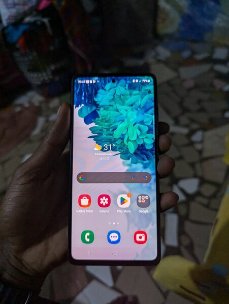 Samsung Galaxy S20FE 128giga_6giga