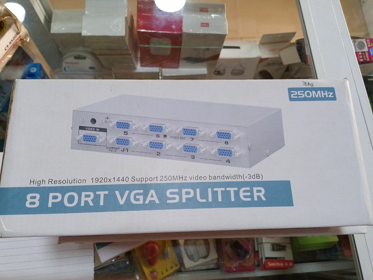 VGA SPLITTER 8PORT 250MHZ