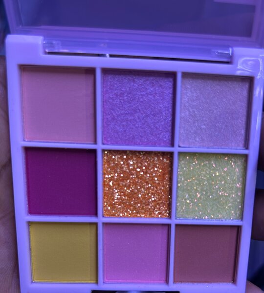 Palette d'ombres à paupières vive