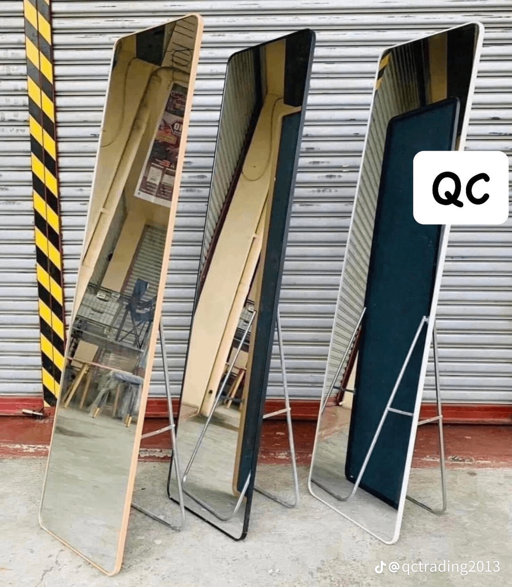 Ecstatic dressing mirrors