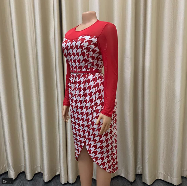 Robe rouge à carreaux