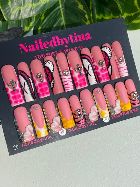 Handmade gel press on nails