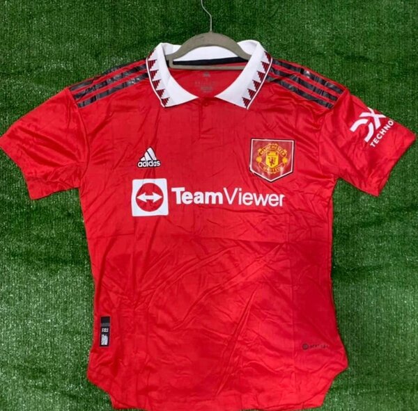 Maillot de football rouge