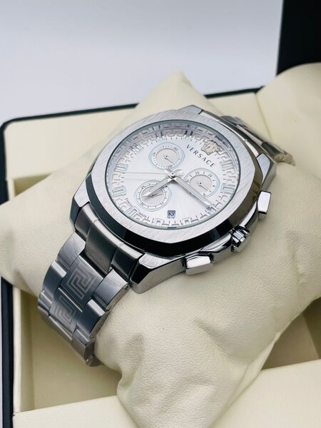 Montre en acier inoxydable élégante