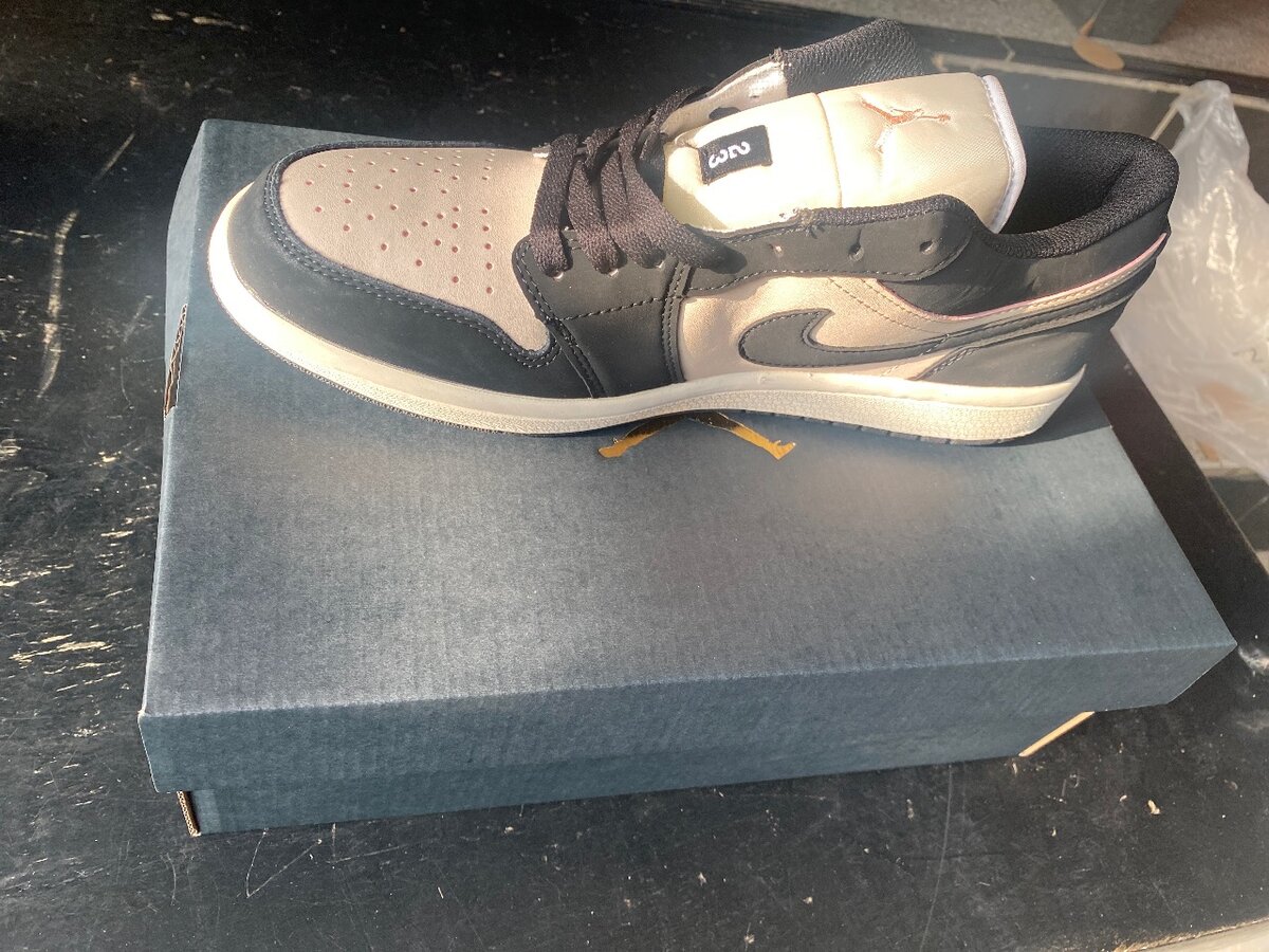 Air Jordan 1 Low (Nude)