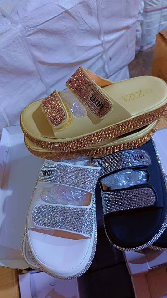 Sandales à doubles brides