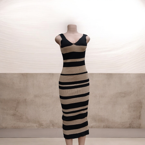 Robe en tricot rayée noir et beige