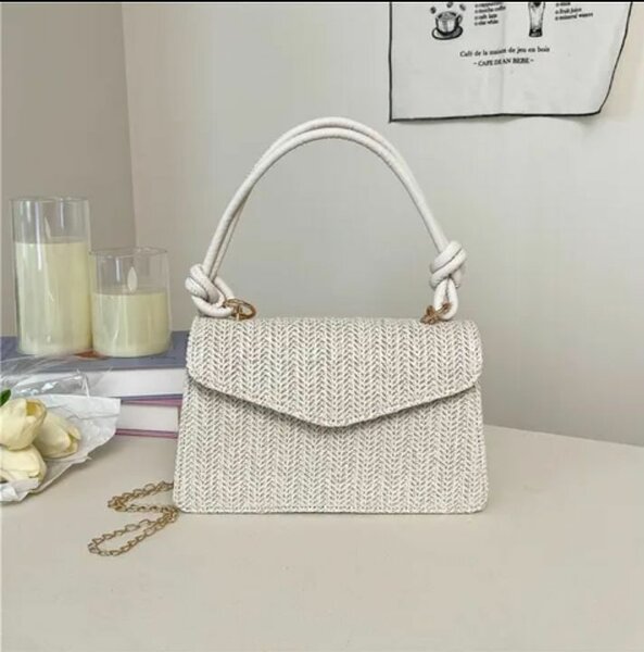 Sac à main en paille élégant