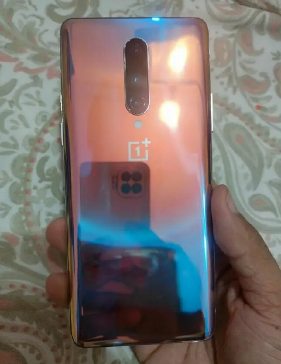 One plus 8 Aura colour 5g