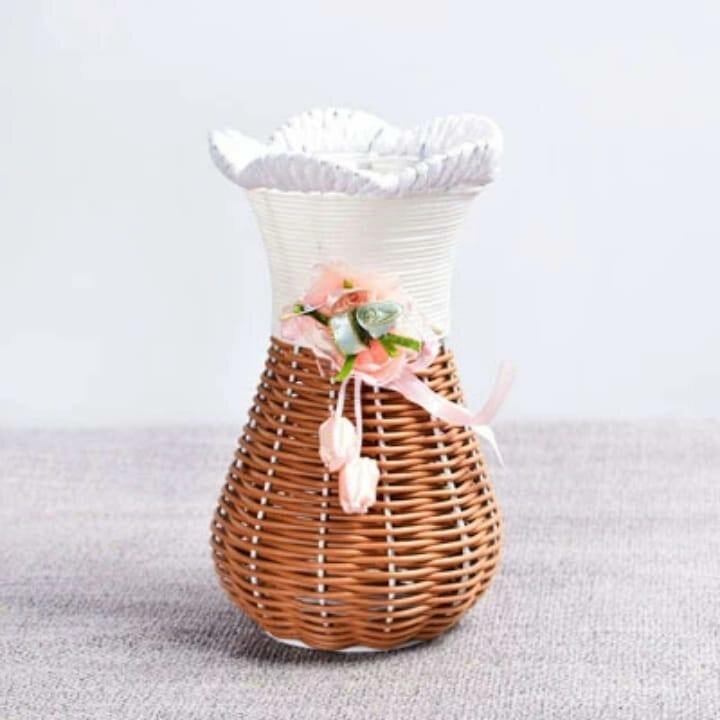 Vase décorative en osier