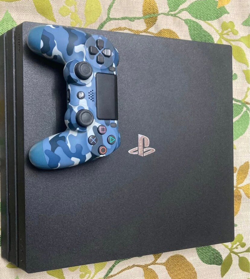 Console PS4 Pro avec manette