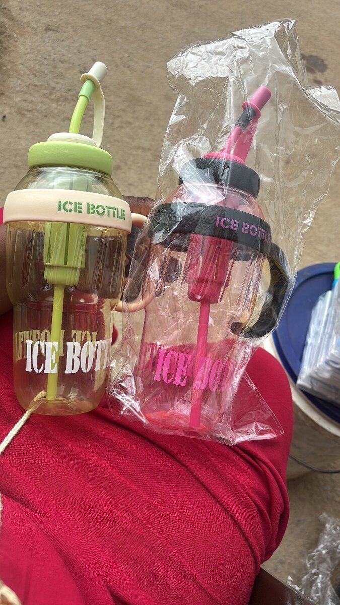 Bouteille Glacée avec Paille