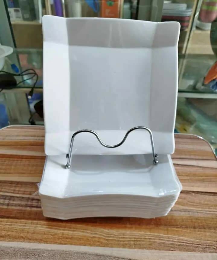 Assiettes décoratives en porcelaine