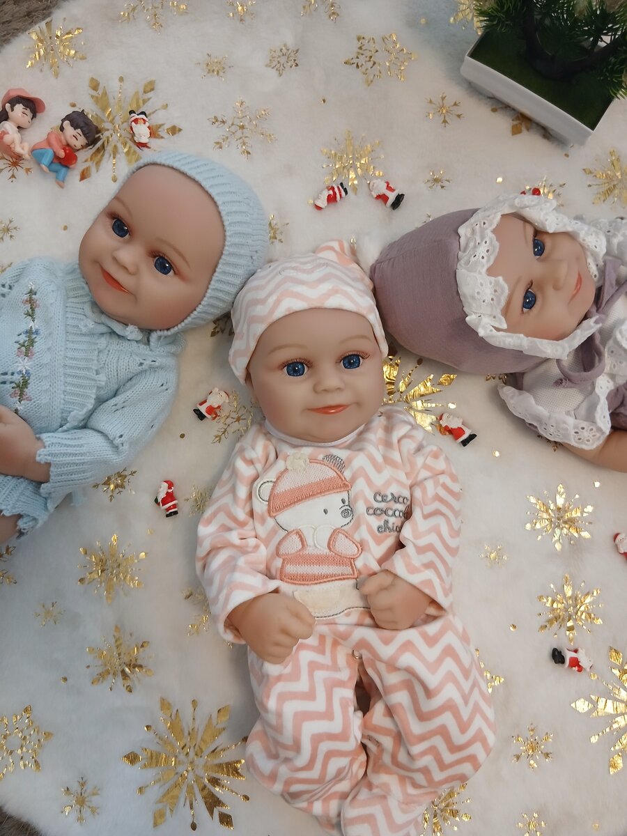 Poupée en vinyle réaliste