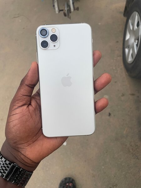 iPhone 11 Pro Max 64Go