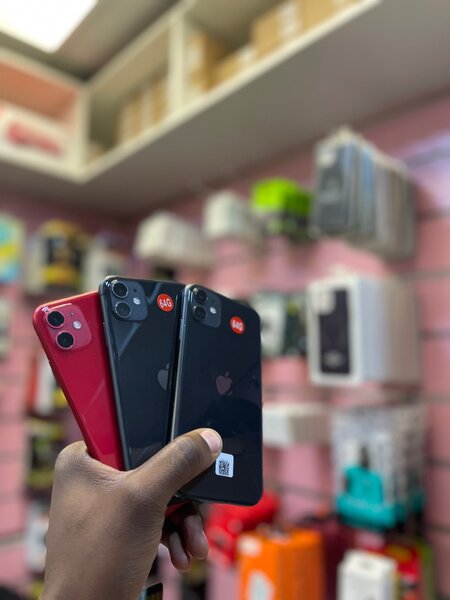 USED IPHONE 11 64GB & 128GB