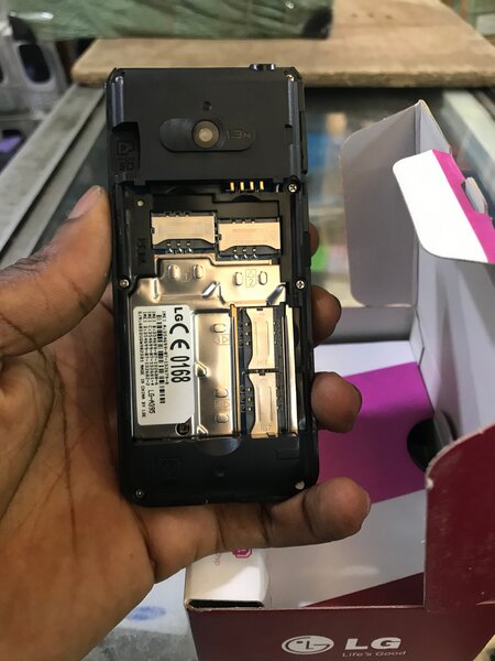 Téléphone LG A395 Dual SIM