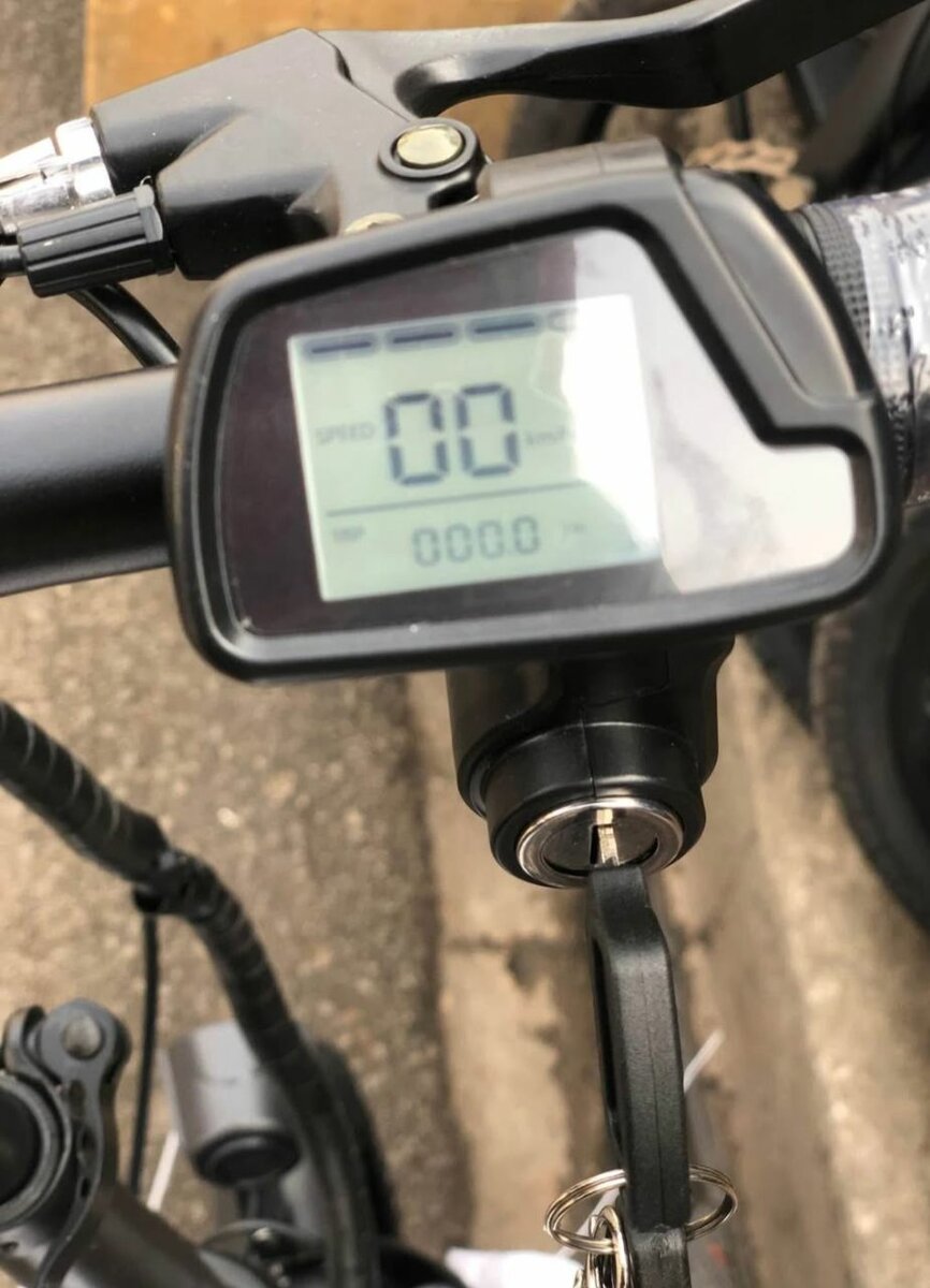 Vélo électrique pliable compact