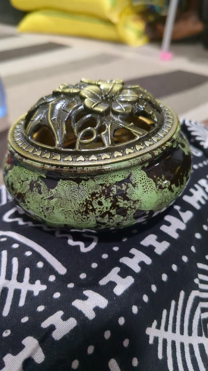 Brûleur d'encens décoratif en céramique