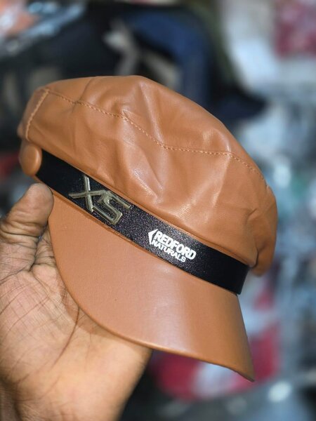 Casquette en cuir tendance