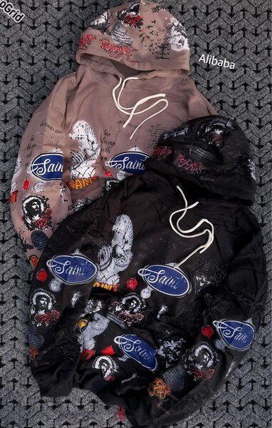 Sweat-shirt à capuche graffiti