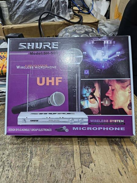 Shure UHF Wireless Microphone