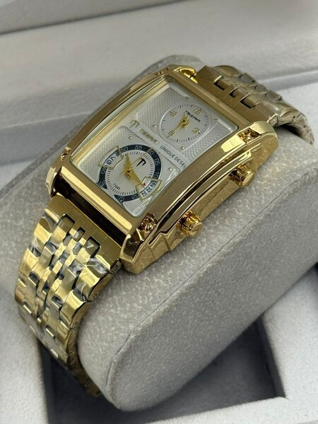 Montre Carrée Bicolore Élégante