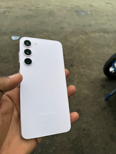 Samsung S23 simple 256Go quasi neuf