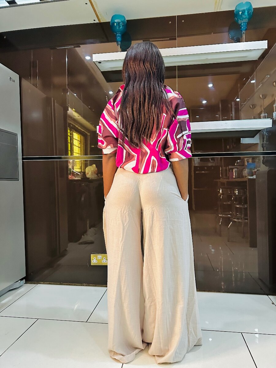 2pc set.. S, M & L.. Short and pants