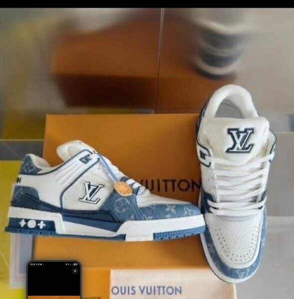 Sneakers  Louis Vuitton Lv