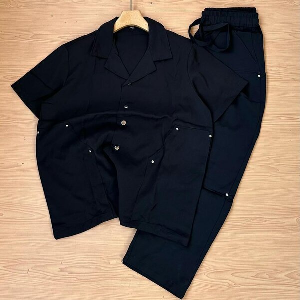 Short sleeve and jeans