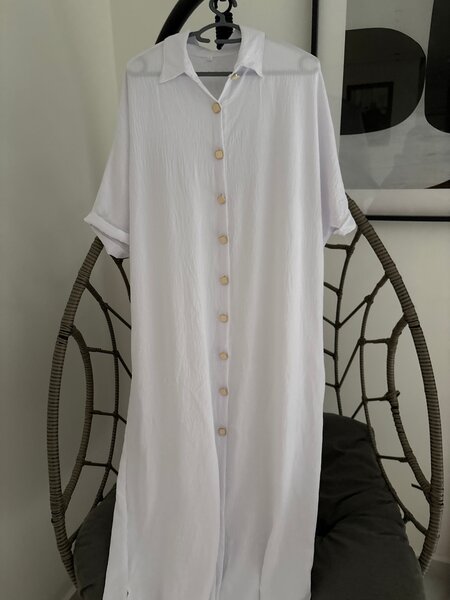 Robe longue boutonnée élégante