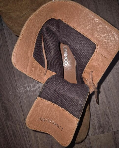 фирмы DERIMOD покупала их за 300$ чистая кожа и замша натур