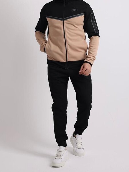 Survêtement Nike tech