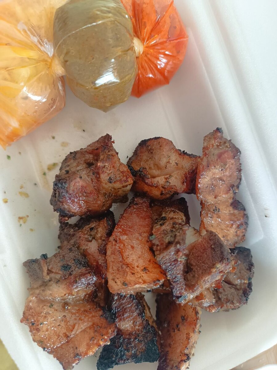 Plat de viande braisé et sauté