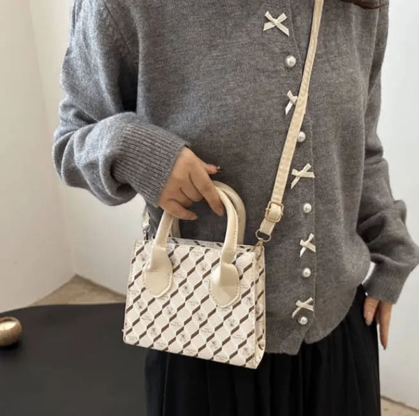 Sac à main tressé élégant