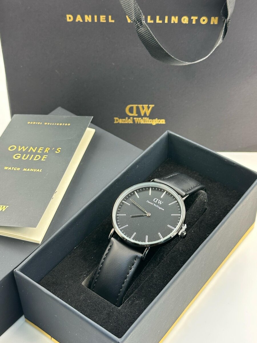Montre élégante en cuir Daniel Wellington