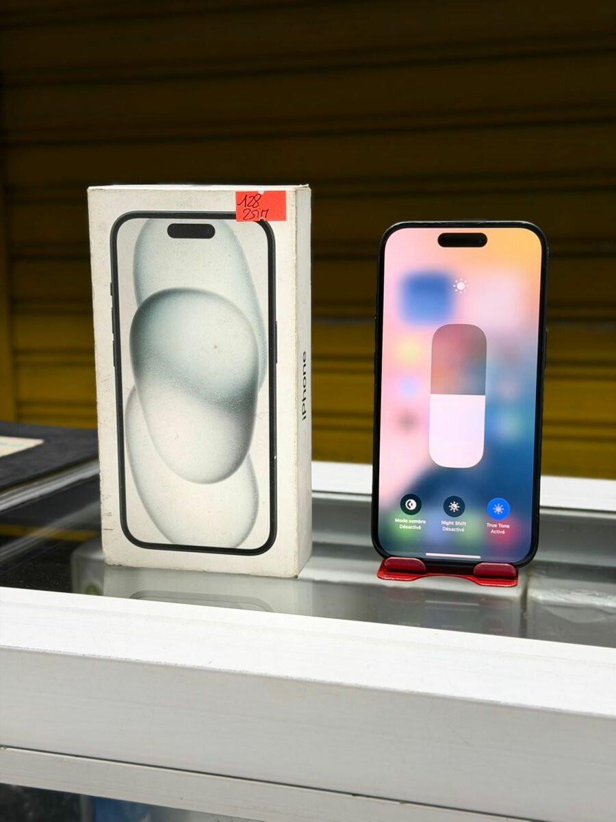 iPhone 15 simple 128giga /2puc