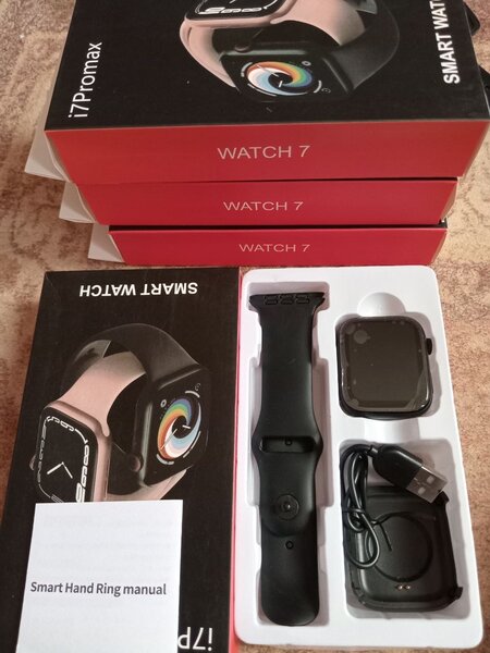 i7 Pro Max Bluetooth Smartwatch iOS/Android