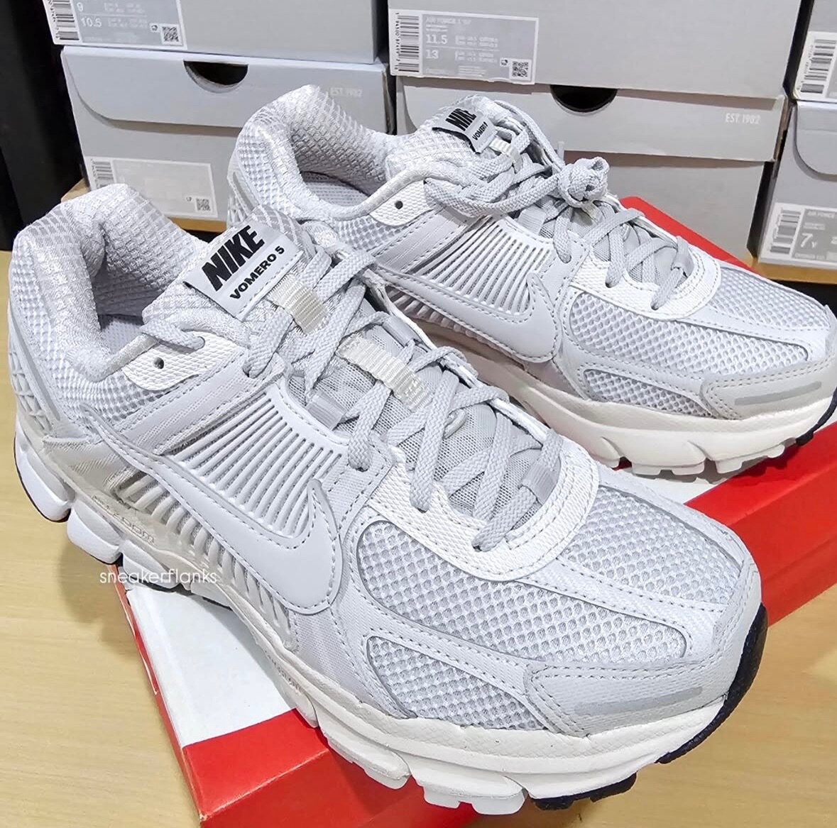 Nike Vomero 5 Sneakers