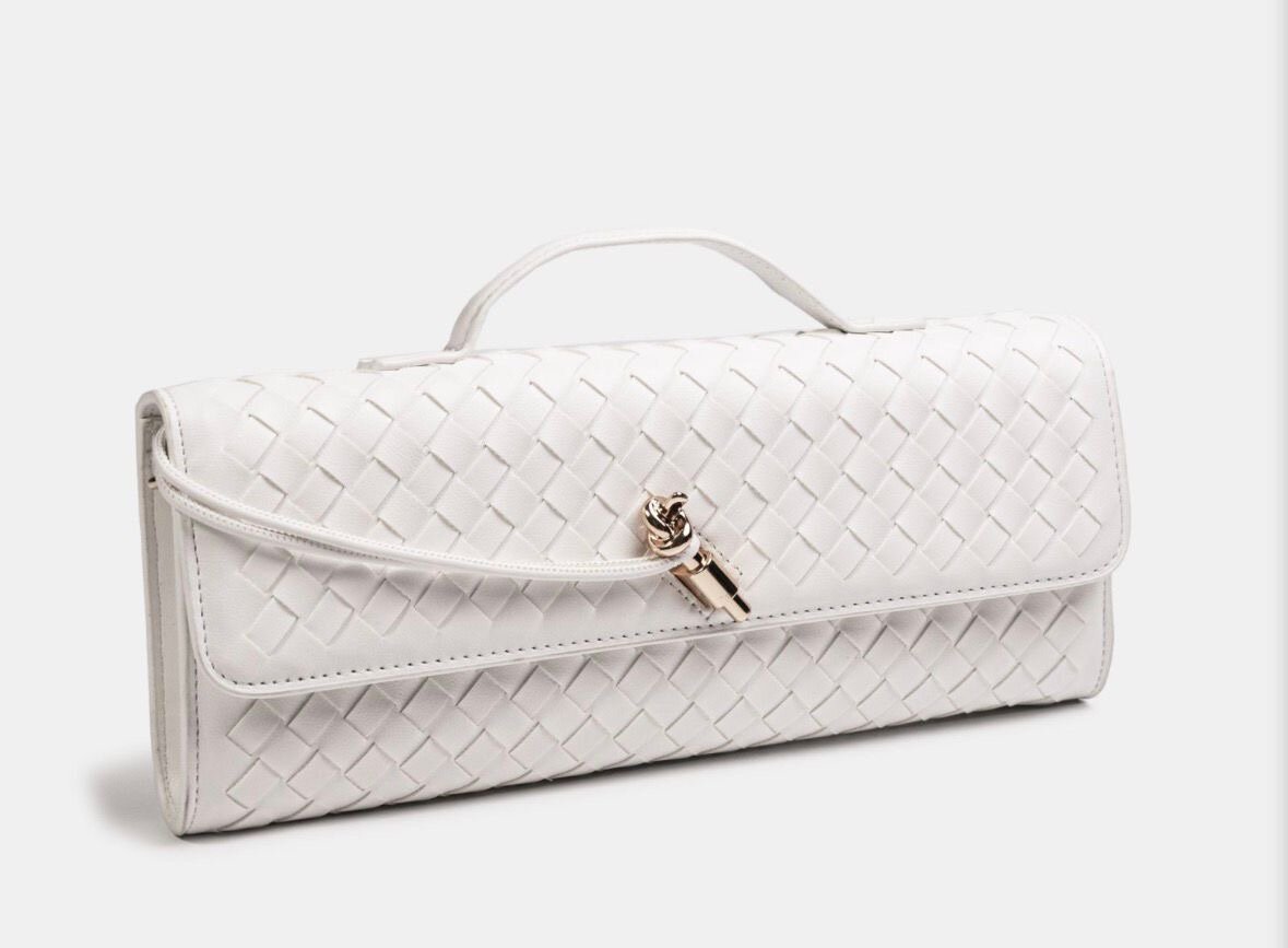 Sac à main tissé élégant