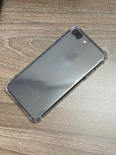 iPhone avec coque transparente